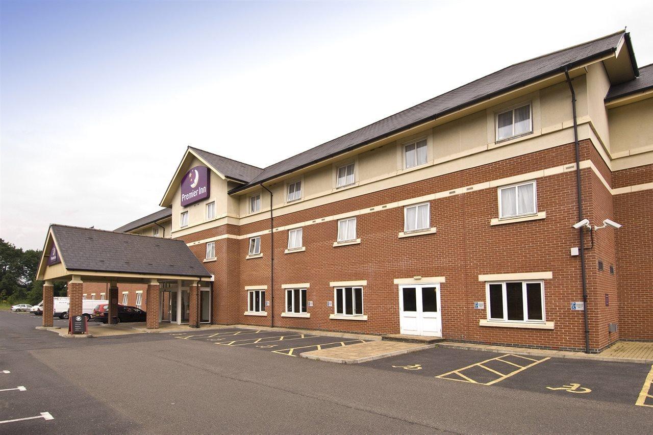 Premier Inn Gatwick Crawley Town West Exterior foto